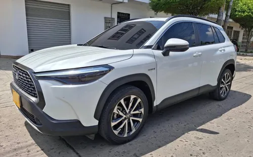 Toyota Corolla Cross SEG híbrido modelo 2022