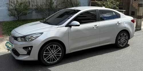 KIA RIO VIBRANT 2023 MECANICO 1.400cc FULL EQUIPO