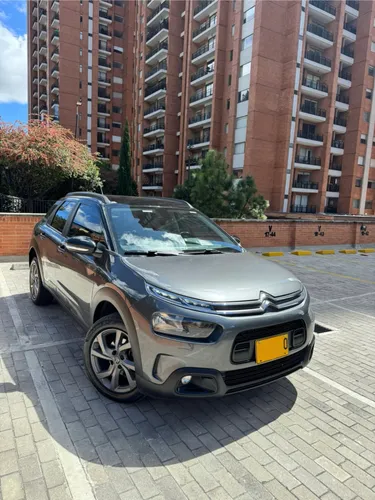 Citron C4 Cactus Feel AT Automática 1.6 Modelo 2021 - Gris Grafito. 