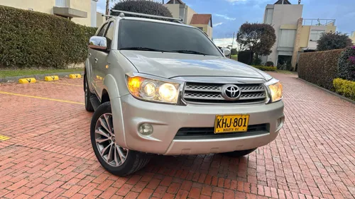 Toyota fortuner SR5 2011 4x2