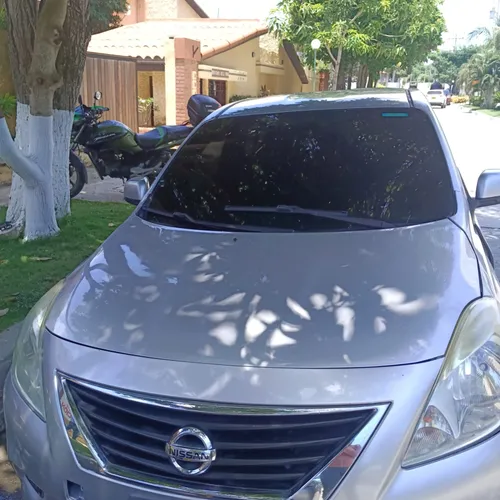 Nissan versa 2014 