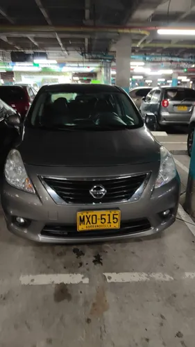 Nissan versa 2013 