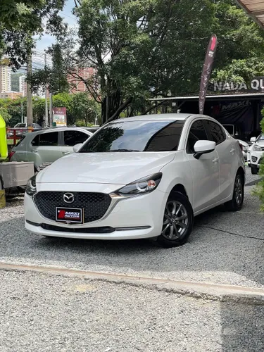 MAZDA 2 TOURING SEDÁN 1.5 AUTOMATICO. MODELO 2021