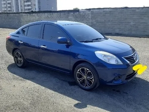 Nissan Versa Advance 
