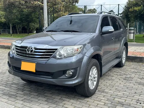 Toyota Fortuner SR5 4x2 2015