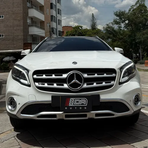 Mercedes Benz GLA  2020