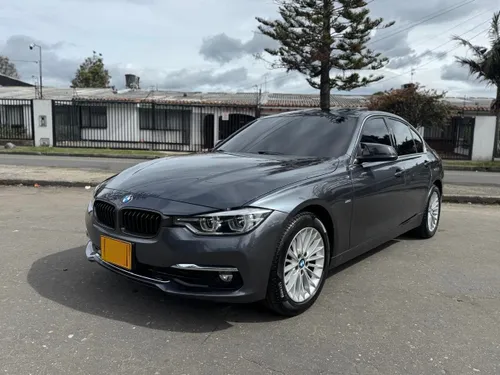 BMW 320i Luxury Line 2016