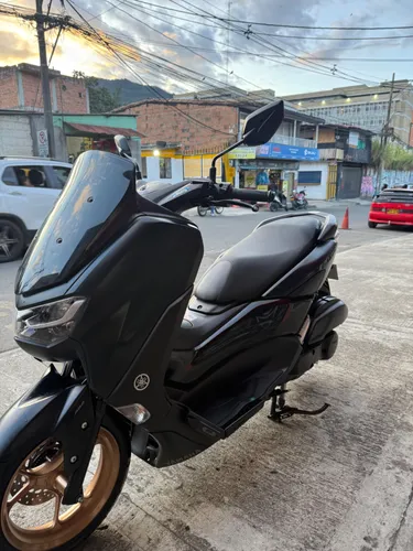 Yamaha NMAX CONNECTED 2025