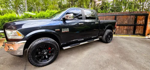 RAM 2500 Laramie Motor 5.7 Hemi gasolina