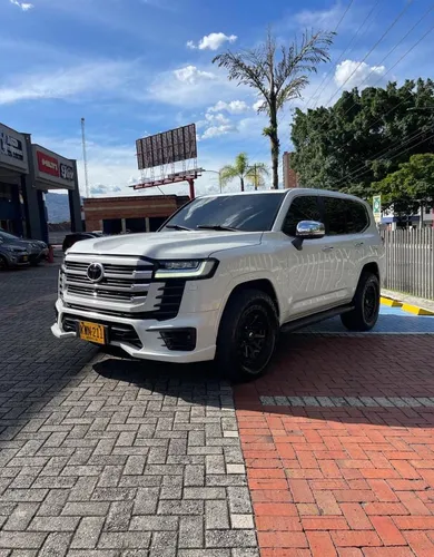 Toyota Lc300 VX blindada 2022