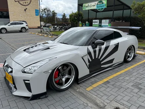 Nissan Gtr premium 