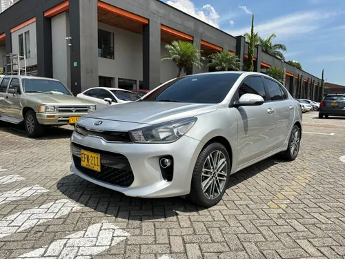 Kia Río automático 