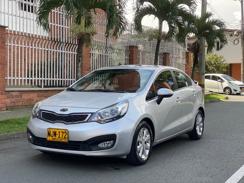 Se vende Kia Río Spice 1.4 Sedan Automatico 