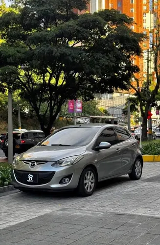 Mazda 2 modelo 2012
