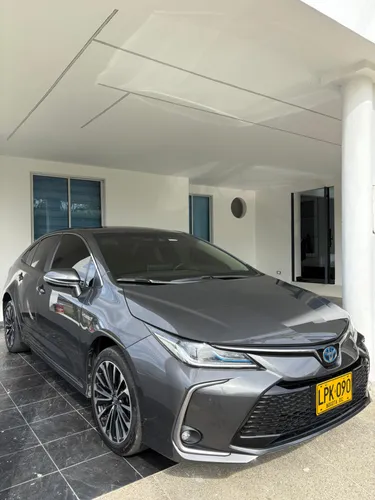 Se vende y permuta Toyota corolla 2024