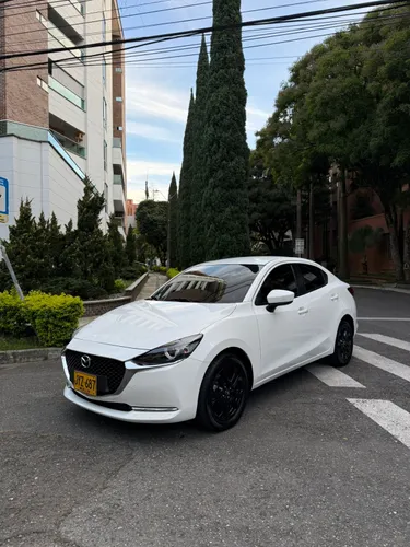Mazda 2 grand touring lx 2022