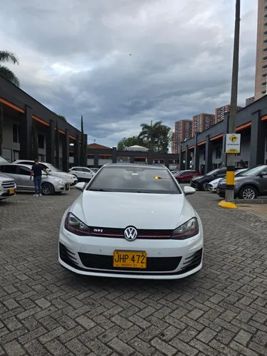 Volswagen golf gti 2.0 blindado 2 plus modelo 2017  documentos hasta julio 2026 