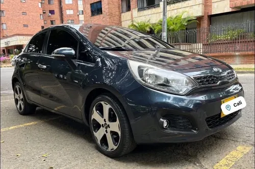 Vendo permuto Kia Rio space 2015 aut Soundroof 
