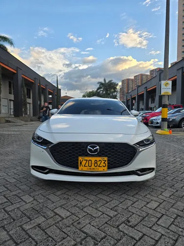 Mazda 3 touring modelo 2022 con 57000 km 
