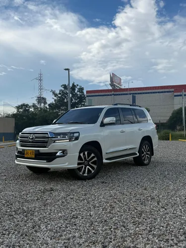 Toyota Sahara LC 200 2020 vx imperial diesel 