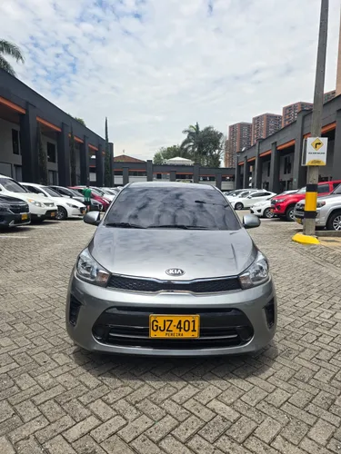 Kia soluto modelo 2020 cilindraje 1.400
