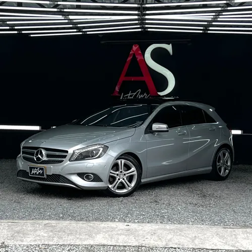 Mercedes Benz A200 2015 1.6 