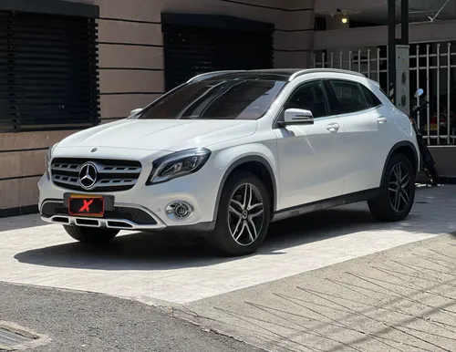 MERCEDES BENZ GLA200 URBAN 2020
