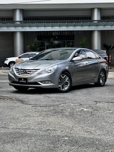 Hyundai Sonata i45 GLS B2 2012