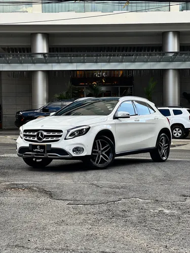 Mercedes Benz GLA 200