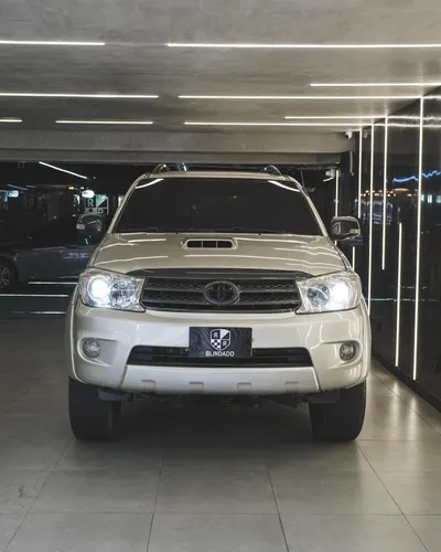 Toyota Fortuner blindada 2009