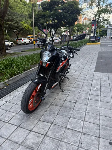 KTM DUKE 200