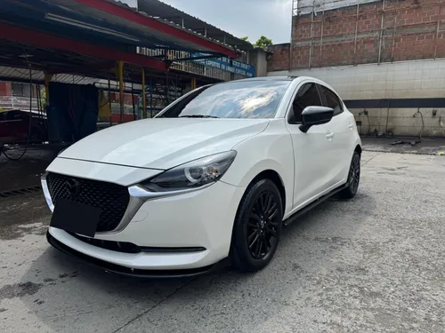Mazda 2 Touring Carbón Edition 2024