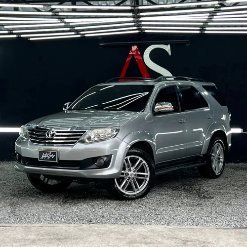 Toyota Fortuner SR5 2015 2.7