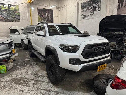 Toyota Tacoma TRD Pro Salvamento