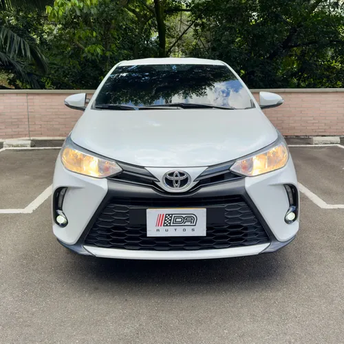  Toyota  Yaris xs  2023