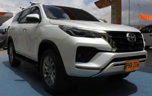 Toyota Fortuner SRV 2024 4x2