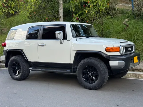 Toyota Fj Cruiser modelo 2013