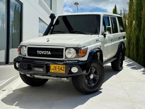 Toyota Land Cruiser serie 70 2022 blindaje 2 plus
