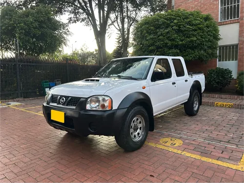 Nissan Frontier np300  4x4 diesel