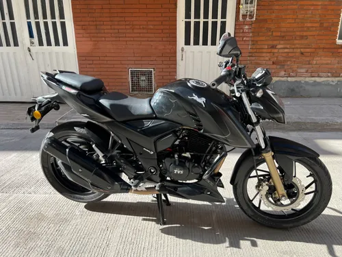 Apache RTR 200 4V 2022