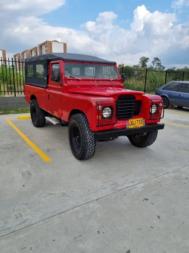 Land Rover Santana 12 pasajeros 