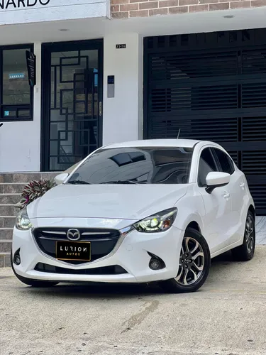 Mazda 2 Grand Touring modelo 2016