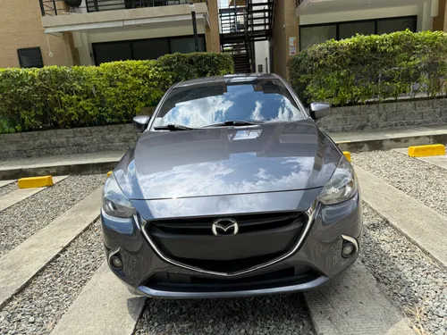 Mazda 2 touring 2017 Automático 