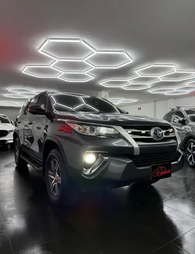 Toyota Fortuner SW4 street 2018