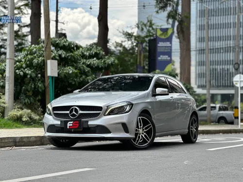 MERCEDES BENZ A200 2017