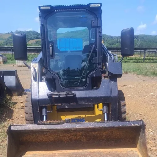 MINICARGADOR XCMG XC740K