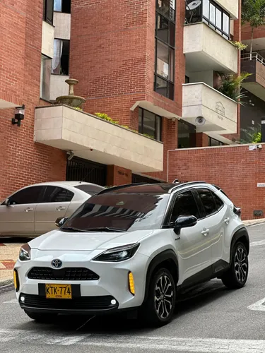 Toyota Yaris Cross HEV XLS 2024  Híbrido 