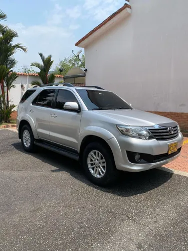 Toyota Fortuner automatica 4x4 2013