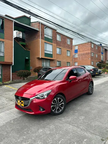 Mazda 2 Grand touring cojineria blanca