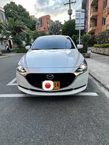 Mazda 2 touring automático 